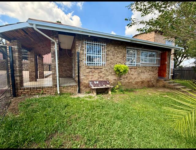 3 BEDROOM CLUSTER RENTED IN GLENVISTA